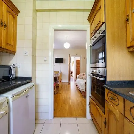Wembley Arch View, 4-Bed House, Drive For 2 Cars Apartment London Exterior photo