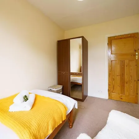 Wembley Arch View, 4-Bed House, Drive For 2 Cars Apartment London Exterior photo